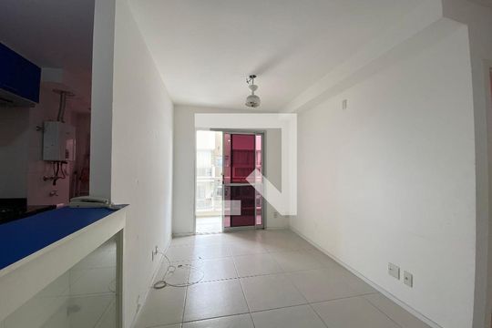 Sala de apartamento para alugar com 2 quartos, 62m² em Todos Os Santos, Rio de Janeiro