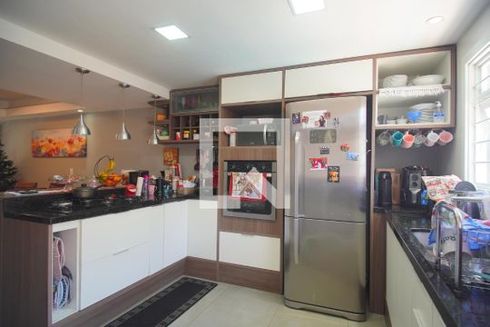 Cozinha de casa de condomínio à venda com 3 quartos, 125m² em Rondônia, Novo Hamburgo