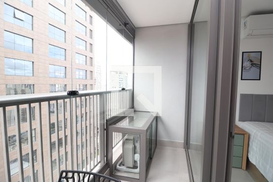 Varanda de kitnet/studio à venda com 1 quarto, 32m² em Vila Gomes Cardim, São Paulo