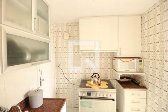 Cozinha de apartamento à venda com 3 quartos, 88m² em Sion, Belo Horizonte