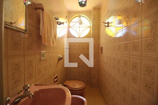 Banheiro de apartamento à venda com 3 quartos, 88m² em Sion, Belo Horizonte