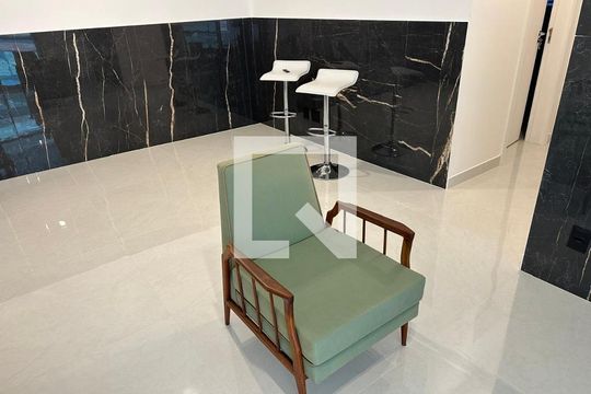 Sala de apartamento à venda com 2 quartos, 76m² em Empresarial 18 do Forte, Barueri