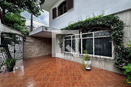 Garagem  de casa para alugar com 3 quartos, 187m² em Brooklin, São Paulo