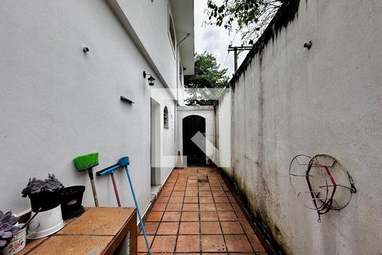 Quintal  de casa para alugar com 3 quartos, 187m² em Brooklin, São Paulo