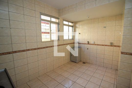 Cozinha e Área de Serviço de apartamento à venda com 2 quartos, 62m² em Camaquã, Porto Alegre