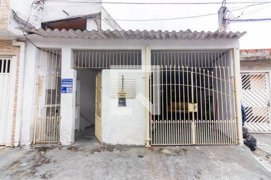 Fachada de casa à venda com 4 quartos, 250m² em Padroeira, Osasco