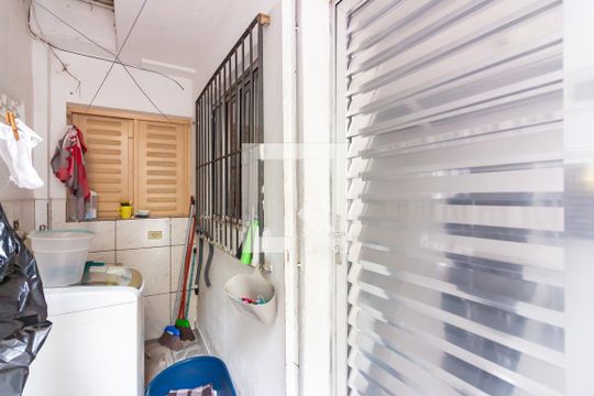 Casa Fechada de casa à venda com 4 quartos, 250m² em Padroeira, Osasco
