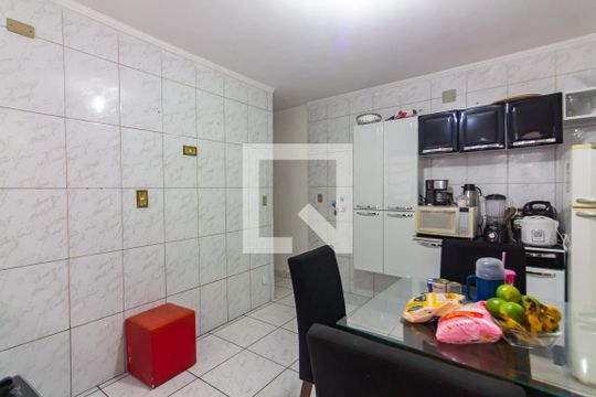 Cozinha 2 de casa à venda com 4 quartos, 250m² em Padroeira, Osasco