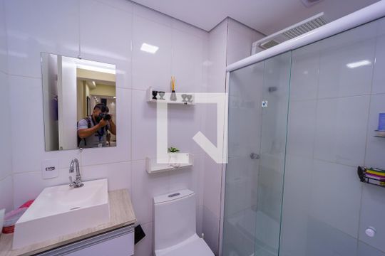 Banheiro de apartamento à venda com 2 quartos, 56m² em Jardim Matarazzo, São Paulo