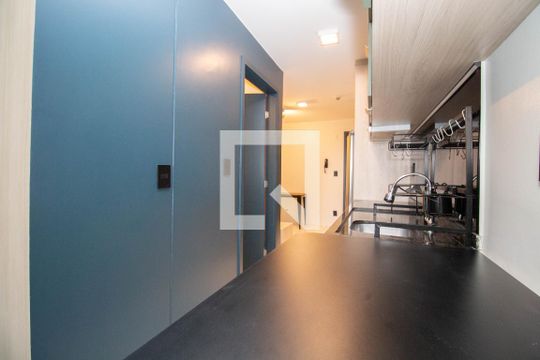 Cozinha e Área de Serviço de apartamento para alugar com 1 quarto, 30m² em Quadras Econômicas Lúcio Costa (guará), Brasília
