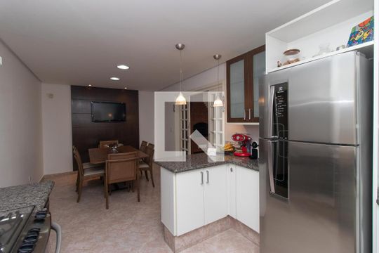 Cozinha de casa à venda com 3 quartos, 320m² em Jardim Guanca, São Paulo