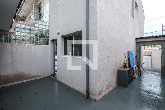 Quintal de casa à venda com 2 quartos, 130m² em Vila Santo Estefano, São Paulo