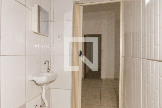 Banheiro de casa para alugar com 1 quarto, 45m² em Vila Cosmopolita, São Paulo
