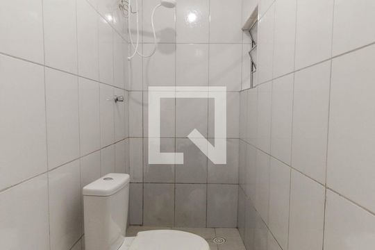 Banheiro de casa para alugar com 1 quarto, 45m² em Jardim Elizabeth, São Paulo