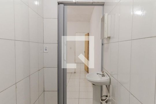 Banheiro de casa para alugar com 1 quarto, 45m² em Jardim Elizabeth, São Paulo