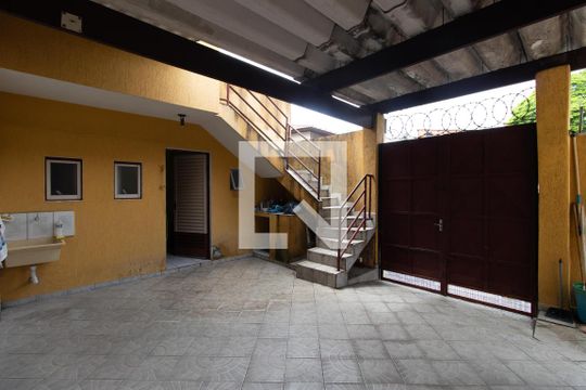 Garagem de casa para alugar com 3 quartos, 150m² em Jaçanã, São Paulo