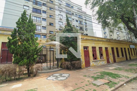 Fachada de apartamento à venda com 2 quartos, 69m² em São Geraldo, Porto Alegre