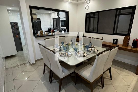 Sala de Jantar de casa à venda com 3 quartos, 293m² em Jardim Brasilandia, São Bernardo do Campo