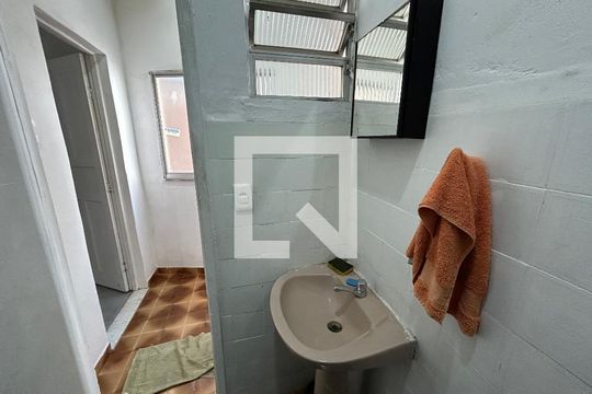 Banheiro de casa para alugar com 1 quarto, 40m² em Tomás Coelho, Rio de Janeiro