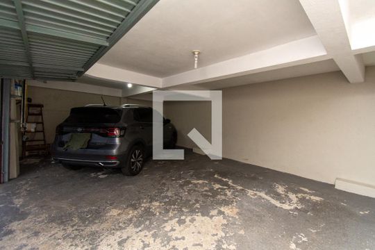 Garagem de casa à venda com 3 quartos, 225m² em Gopouva, Guarulhos