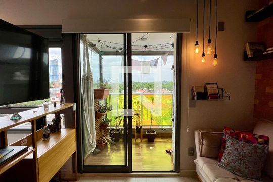 Sacada de kitnet/studio para alugar com 1 quarto, 34m² em Vila Madalena, São Paulo