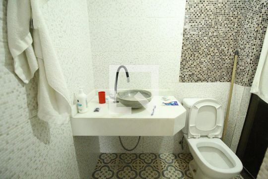 Banheiro social de apartamento para alugar com 3 quartos, 85m² em Pechincha, Rio de Janeiro