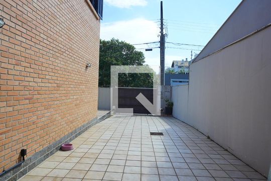 Garagem de casa de condomínio para alugar com 3 quartos, 1000m² em Lagoa da Conceição, Florianópolis