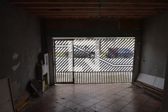 Garagem de casa à venda com 3 quartos, 100m² em Utinga, Santo André
