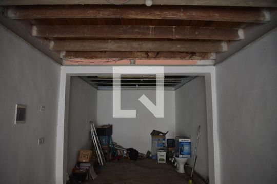 Garagem de casa à venda com 3 quartos, 100m² em Utinga, Santo André