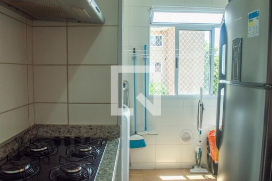 Cozinha de apartamento para alugar com 2 quartos, 45m² em Jardim Eucaliptos, Sorocaba