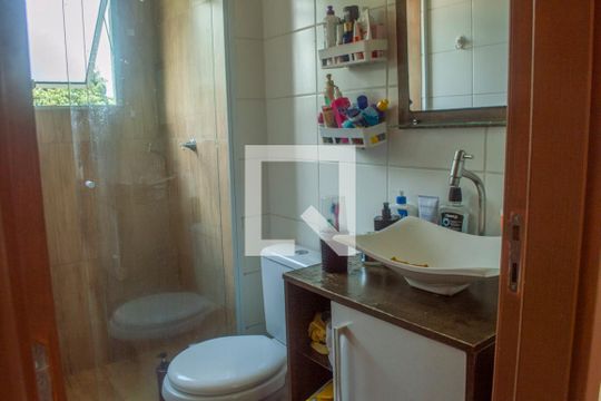 Banheiro de apartamento para alugar com 2 quartos, 45m² em Jardim Eucaliptos, Sorocaba