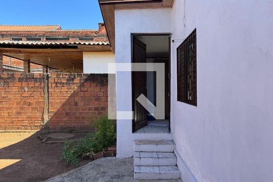 Área externa  de casa à venda com 2 quartos, 80m² em Santos Dumont, São Leopoldo