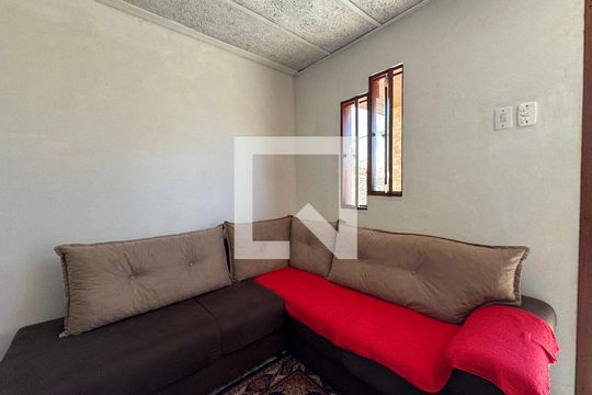 Sala  de casa à venda com 2 quartos, 80m² em Santos Dumont, São Leopoldo