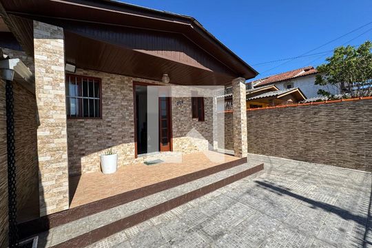 Quintal  de casa à venda com 2 quartos, 80m² em Santos Dumont, São Leopoldo