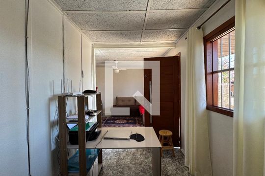 Quarto  de casa à venda com 2 quartos, 80m² em Santos Dumont, São Leopoldo