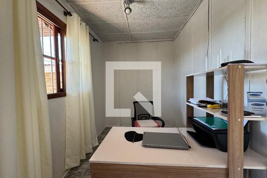 Quarto  de casa à venda com 2 quartos, 80m² em Santos Dumont, São Leopoldo