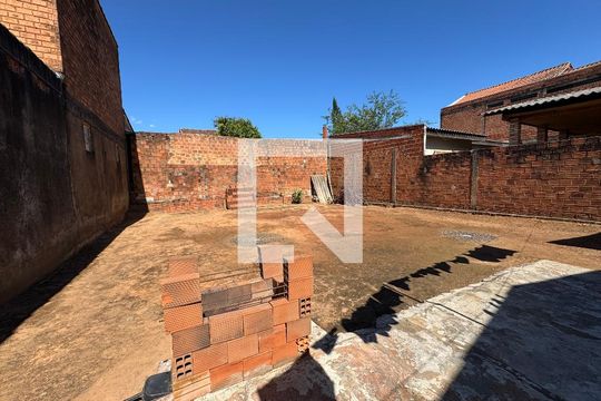 Área externa  de casa à venda com 2 quartos, 80m² em Santos Dumont, São Leopoldo