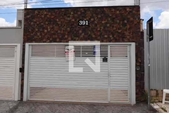 Fachada de casa à venda com 3 quartos, 125m² em Jardim Vila Formosa, São Paulo