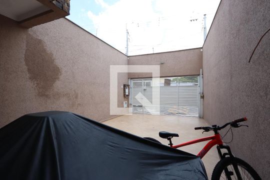 Garagem de casa à venda com 3 quartos, 125m² em Jardim Vila Formosa, São Paulo