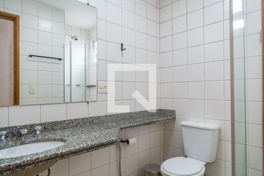 Banheiro da Suíte de apartamento para alugar com 1 quarto, 45m² em Vila Guarani (zona Sul), São Paulo