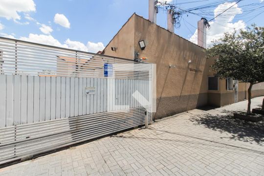 Fachada de casa à venda com 2 quartos, 50m² em Jardim Miriam, São Paulo