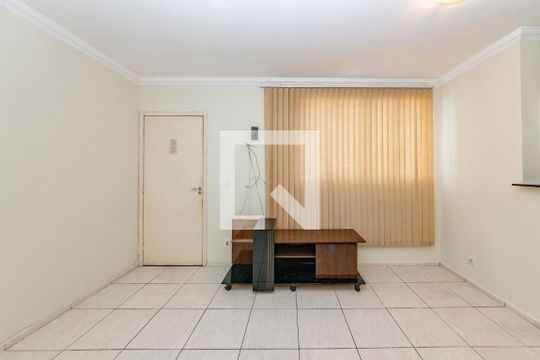 Sala de apartamento para alugar com 2 quartos, 60m² em Cabral, Contagem