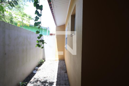 Área externa de casa para alugar com 2 quartos, 52m² em Estância Velha, Canoas