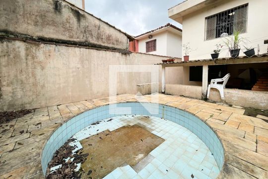 Área - Piscina de casa à venda com 4 quartos, 300m² em Ferrazópolis, São Bernardo do Campo