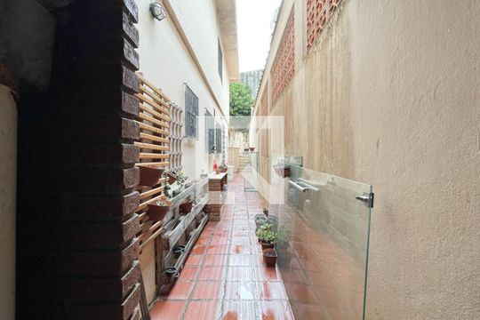 Quintal de casa à venda com 4 quartos, 300m² em Ferrazópolis, São Bernardo do Campo
