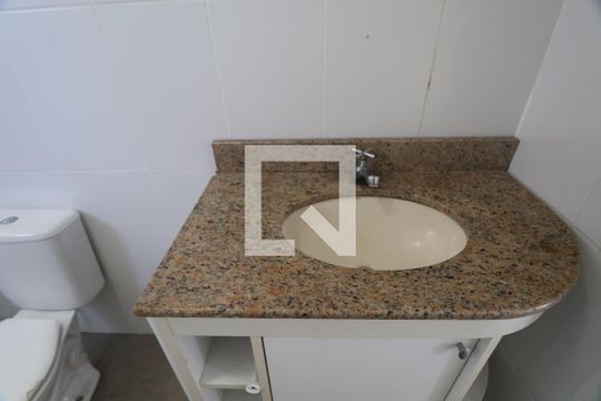 Banheiro  de apartamento para alugar com 2 quartos, 50m² em Nossa Senhora das Gracas, Canoas