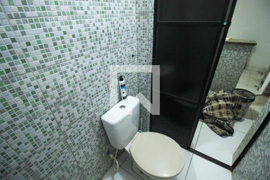 Banheiro de kitnet/studio para alugar com 1 quarto, 39m² em Vila Bertioga, São Paulo