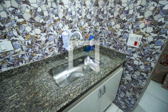 Cozinha de kitnet/studio para alugar com 1 quarto, 39m² em Vila Bertioga, São Paulo