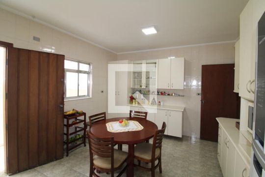 Cozinha 2 de casa à venda com 9 quartos, 396m² em Jardim Franca, São Paulo