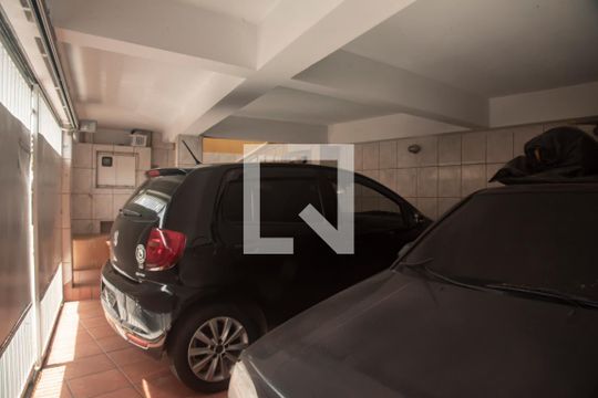 Garagem de casa à venda com 5 quartos, 270m² em Planalto Paulista, São Paulo